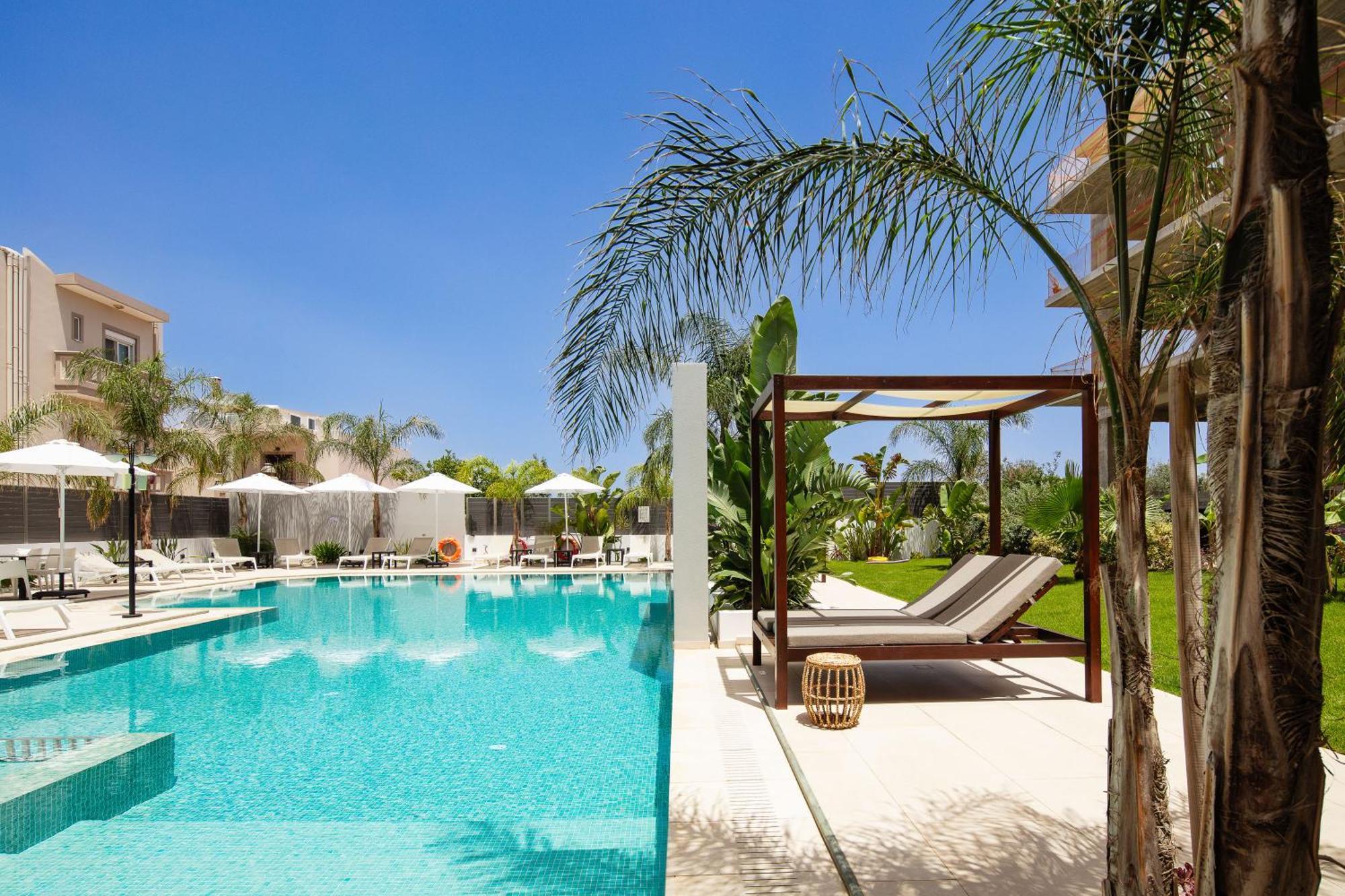 Sapphire Blue Hotel 4*