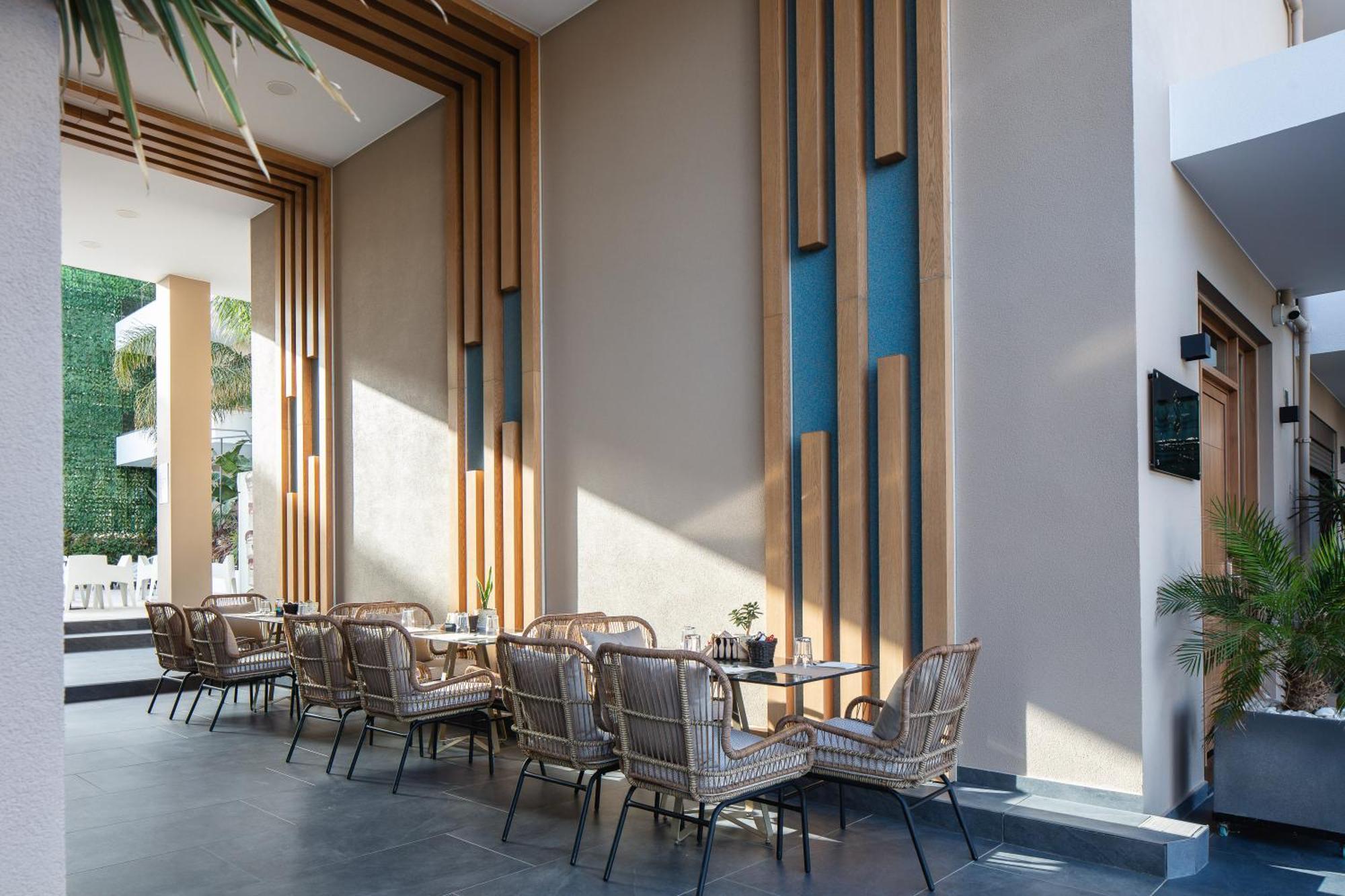 Hotel Sapphire Blue